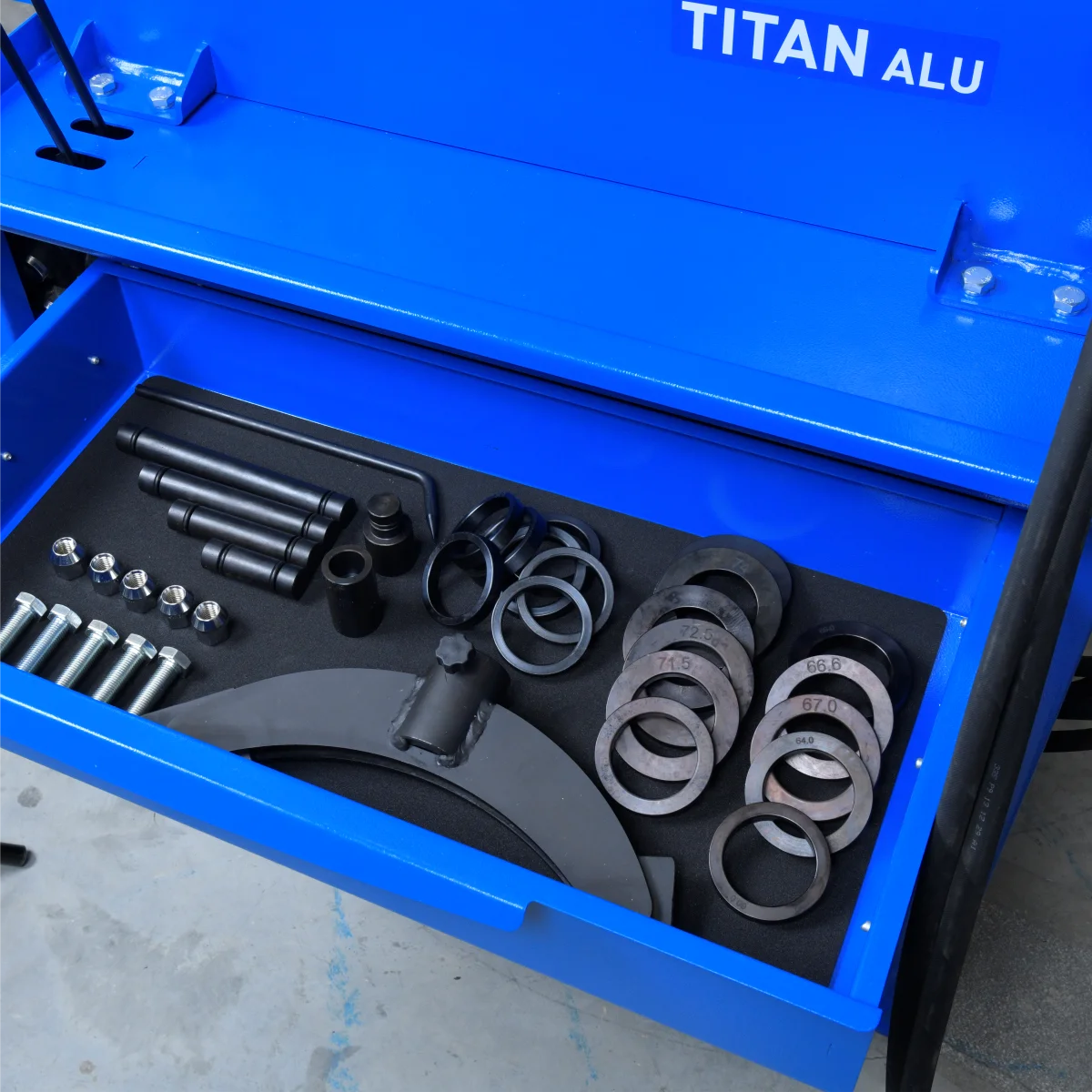 картинка Стенд для правки автомобильных дисков Титан ALU Компакт с электроприводом Sivik