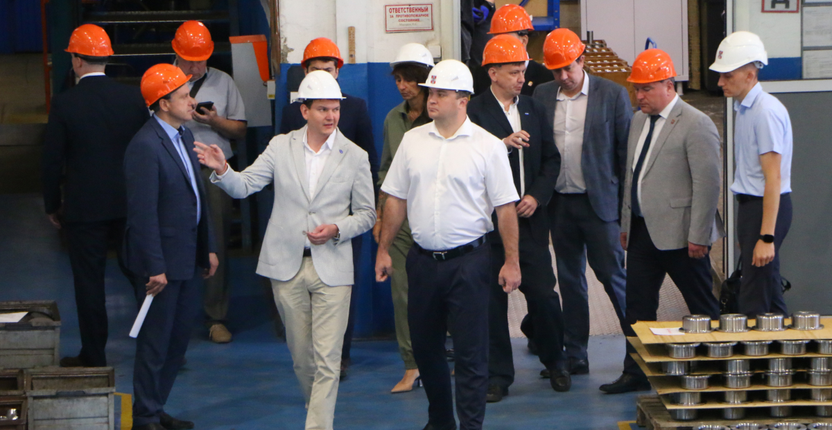 На нашем заводе побывал губернатор Омской области - Виталий Павлович Хоценко.